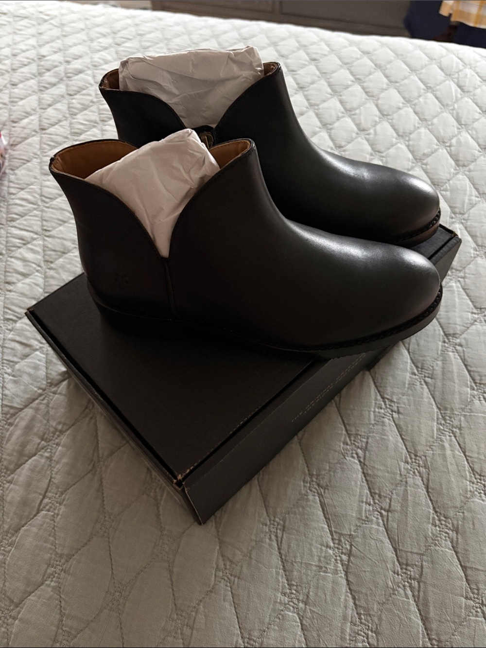 Frye WOMEN
MELISSA SHOOTIE Black size 5.5
